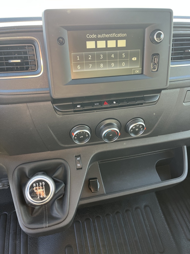 Utilitaire Renault Master L2H2 FG3500 2.3DCI 135CH GRAND CONFORT – Angers