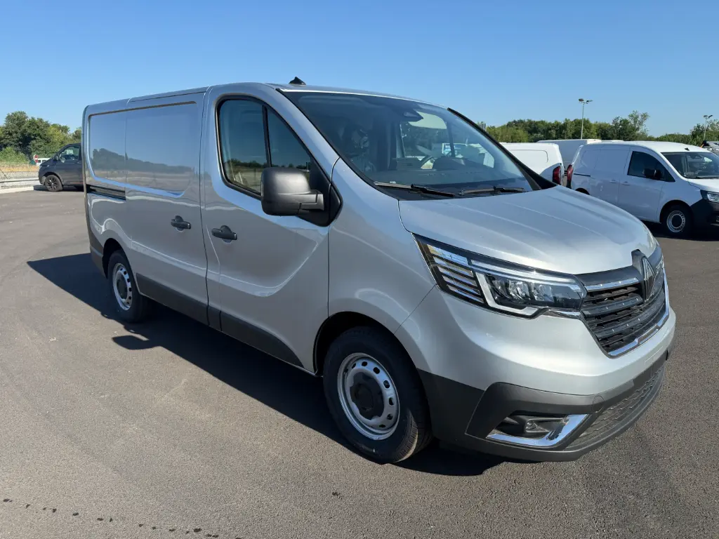 [VN194] Renault Trafic Van L1H1